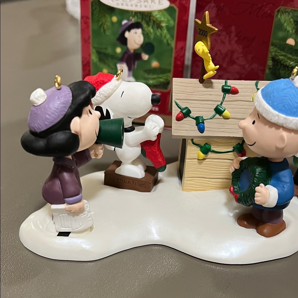 Hallmark Peanuts Keepsake Ornaments Set - c.2000 - Picture 6 of 9